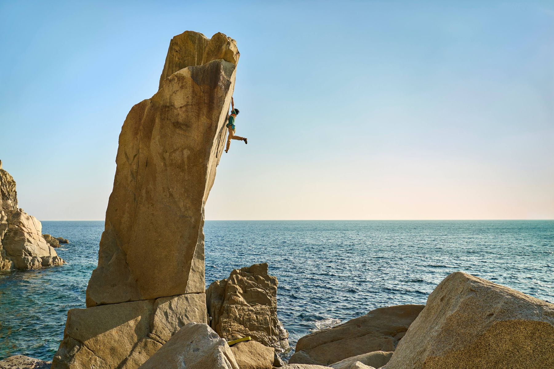 語らない岩がこっそり教えてくれる物語